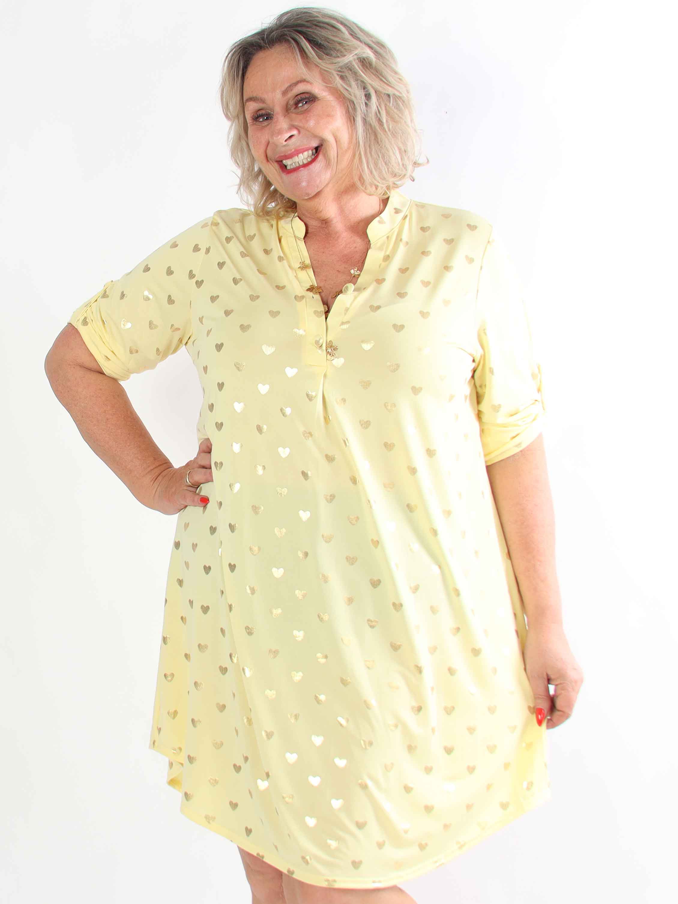 Ebba Gold Heart - Plus size resårklänning med guldfärgade hjärtdetaljer